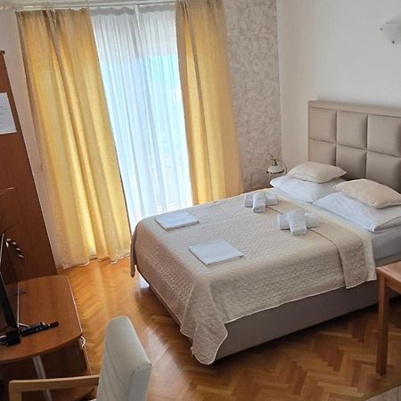 Apartments Villa Katarina Makarska Bagian luar foto